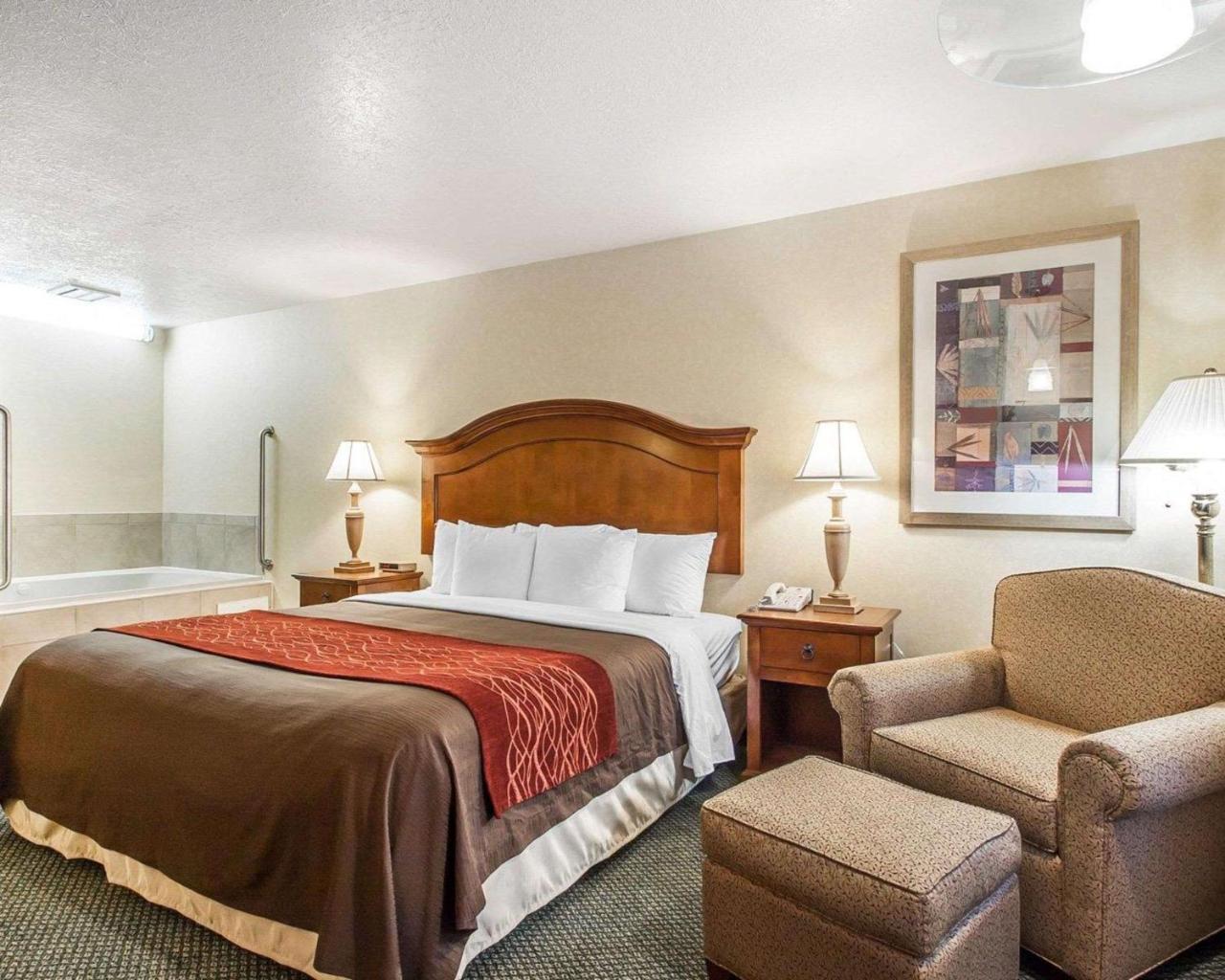 Comfort Inn Conference Center Hillsboro Exteriér fotografie